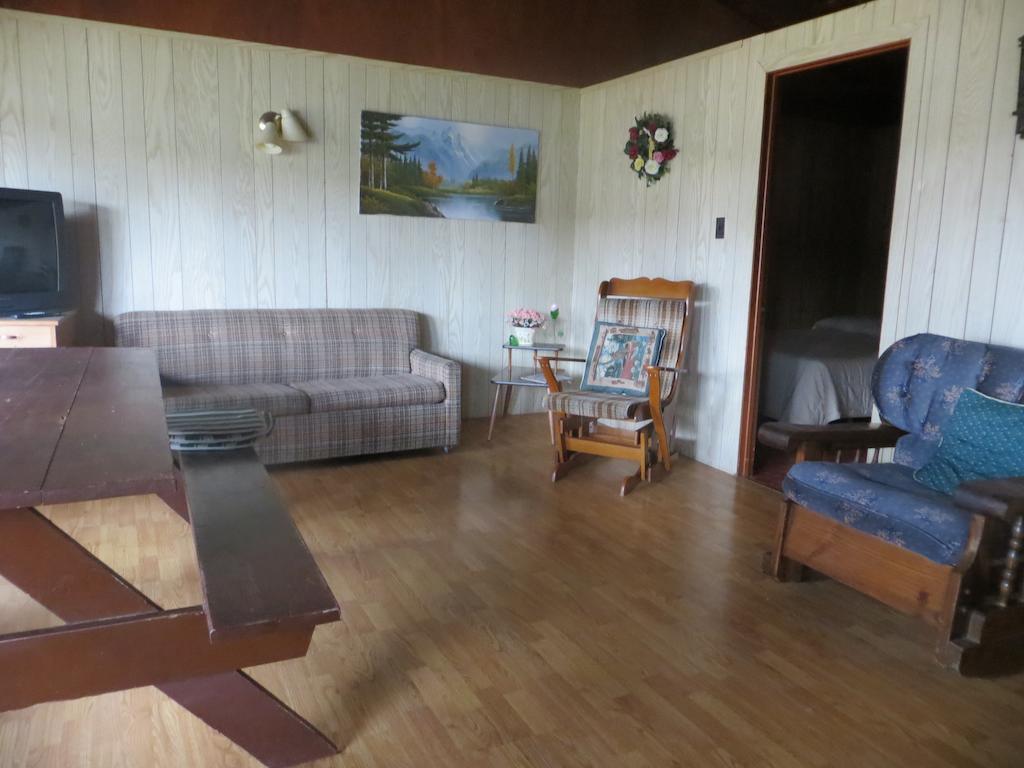 Blind River Maciver'S Motel And Camp الغرفة الصورة